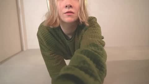 Snapshot of rickisanchez chatting on 03.08.25 RickiSanchez online show from 03.08.25