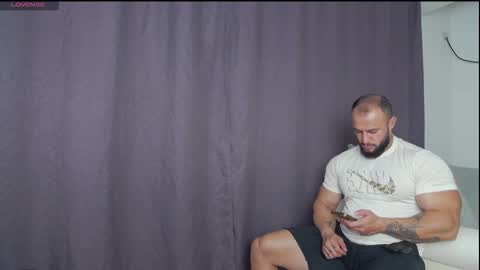 Snapshot of rickymiami1 chatting on 09.24.25 rickymiami1 online show from 09.24.25