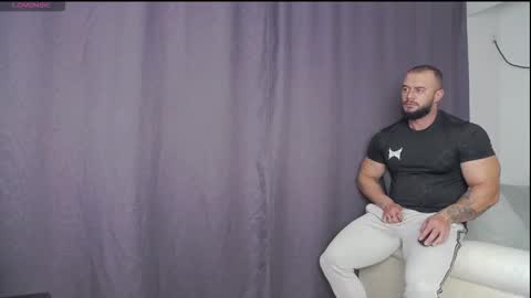 Snapshot of rickymiami1 chatting on 10.07.25 rickymiami1 online show from 10.07.25