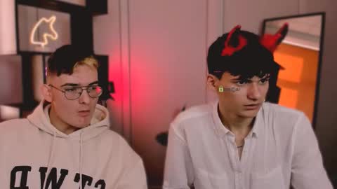 Snapshot of rico_steel chatting on 10.21.25 Rico online show from 10.21.25