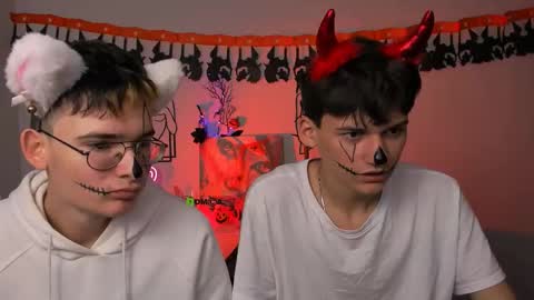 Snapshot of rico_steel chatting on 10.29.25 Rico online show from 10.29.25