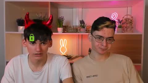 Snapshot of rico_steel chatting on 11.04.25 Rico online show from 11.04.25