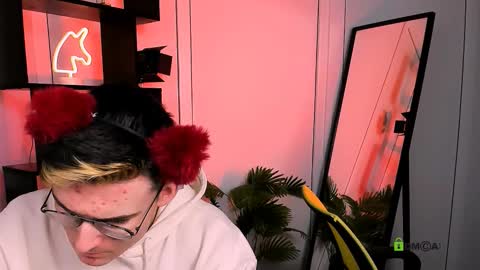 Snapshot of rico_steel chatting on 11.06.25 Rico online show from 11.06.25