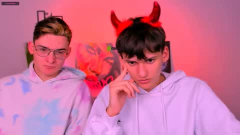 Snapshot of rico_steel chatting on 11.12.25 Rico online show from 11.12.25