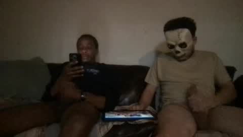 Snapshot of ricosuavetusaves chatting on 11.22.25 ricosuavetusaves online show from 11.22.25