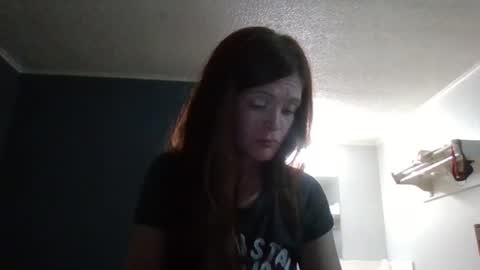 Snapshot of ridinghoodred chatting on 04.29.26 ridinghoodred online show from 04.29.26