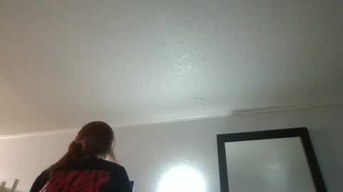 Snapshot of ridinghoodred chatting on 04.30.26 ridinghoodred online show from 04.30.26