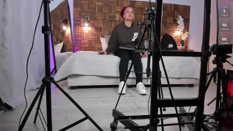 Sara online show from 11.19.25