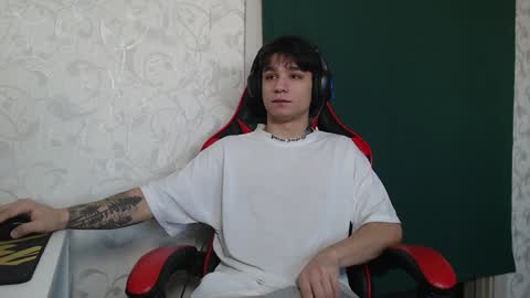 Snapshot of rik_and chatting on 12.07.24 Rick online show from 12.07.24