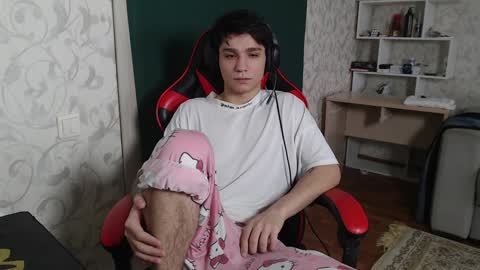 Snapshot of rik_and chatting on 12.13.24 Rick online show from 12.13.24