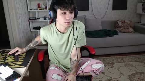 Snapshot of rik_and chatting on 12.25.24 Rick online show from 12.25.24