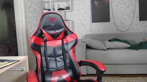 Snapshot of rik_and chatting on 12.25.24 Rick online show from 12.25.24