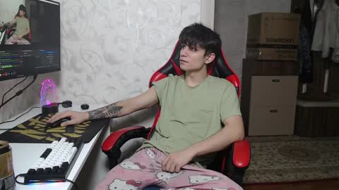 Snapshot of rik_and chatting on 01.14.25 Rick online show from 01.14.25