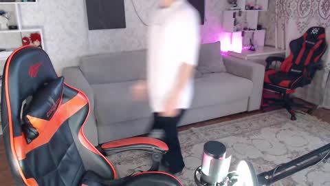 Snapshot of rik_and chatting on 02.02.25 Rick online show from 02.02.25