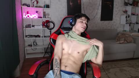 Snapshot of rik_and chatting on 02.08.25 Rick online show from 02.08.25