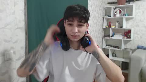 Snapshot of rik_and chatting on 02.12.25 Rick online show from 02.12.25