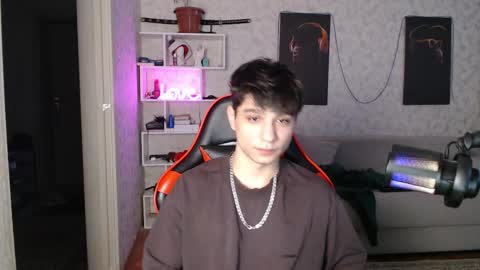 Snapshot of rik_and chatting on 02.22.25 Rick online show from 02.22.25