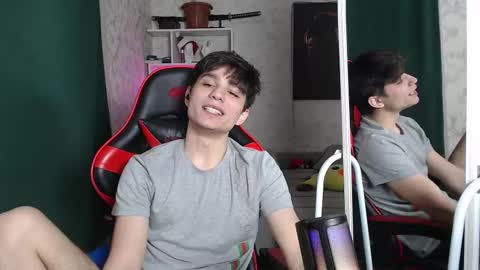 Snapshot of rik_and chatting on 03.07.25 Rick online show from 03.07.25