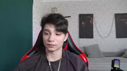 Snapshot of rik_and chatting on 03.10.25 Rick online show from 03.10.25