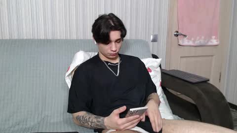 Snapshot of rik_and chatting on 10.11.25 Rick online show from 10.11.25