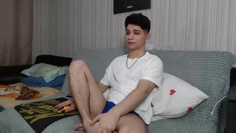 Snapshot of rik_and chatting on 10.22.25 Rick online show from 10.22.25