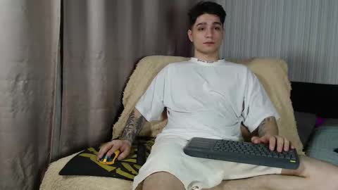 Snapshot of rik_and chatting on 10.24.25 Rick online show from 10.24.25