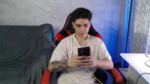 Snapshot of rik_and chatting on 11.26.25 Rick online show from 11.26.25