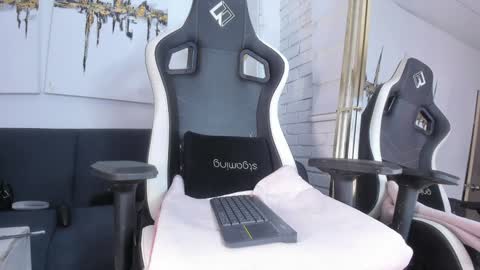 Snapshot of riley_reid_19 chatting on 12.24.24 kamila online show from 12.24.24