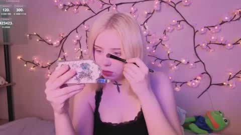 Snapshot of riley_vice chatting on 05.24.26 Sofia online show from 05.24.26