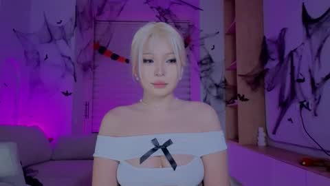 rileymee online show from 10.26.25