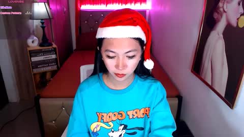 Snapshot of rileymillerx chatting on 12.23.24 Riley online show from 12.23.24