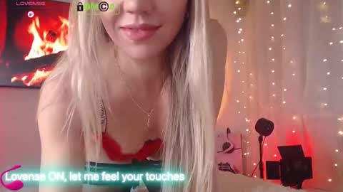 Snapshot of rina_asty chatting on 10.27.25 Rina Asty online show from 10.27.25