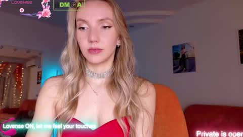 Snapshot of rina_asty chatting on 11.17.25 Rina Asty online show from 11.17.25