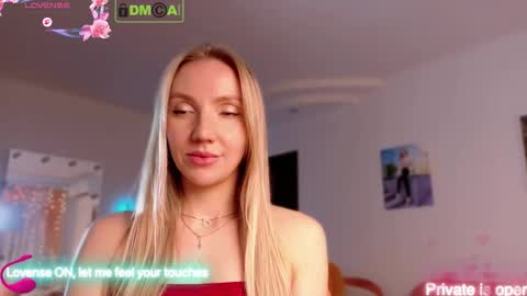 Snapshot of rina_asty chatting on 11.30.25 Rina Asty online show from 11.30.25