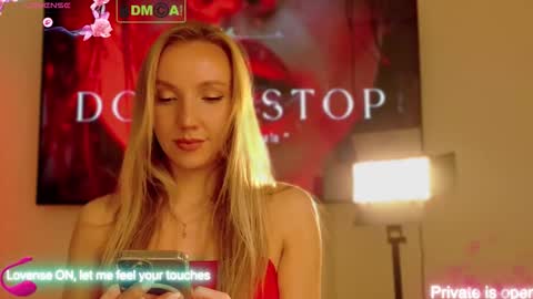 Snapshot of rina_asty chatting on 12.15.25 Rina Asty online show from 12.15.25