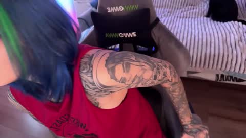   DianaBrite            fansl y online show from 10.21.25