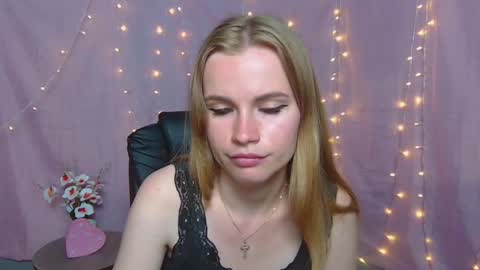 Snapshot of ritakiskis chatting on 05.20.26 ritakiskis online show from 05.20.26