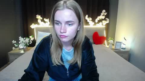 Snapshot of ritakiskis chatting on 05.23.26 ritakiskis online show from 05.23.26