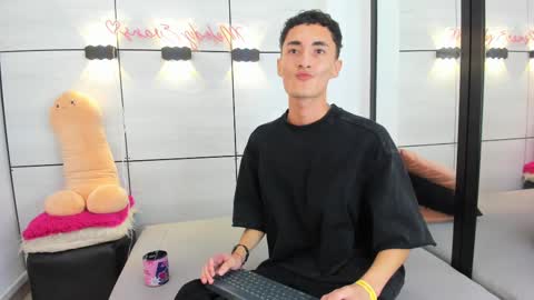 Snapshot of ritchie_alameda chatting on 09.21.25 Ritchie Alameda online show from 09.21.25