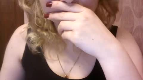 Snapshot of riveramaureen chatting on 01.04.25 RiveraMaureen online show from 01.04.25