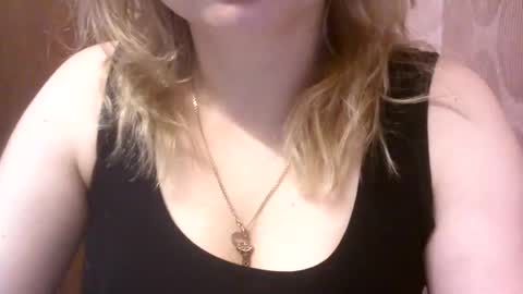 Snapshot of riveramaureen chatting on 01.05.25 RiveraMaureen online show from 01.05.25