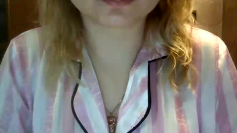 Snapshot of riveramaureen chatting on 01.10.25 RiveraMaureen online show from 01.10.25