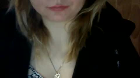 Snapshot of riveramaureen chatting on 01.21.25 RiveraMaureen online show from 01.21.25