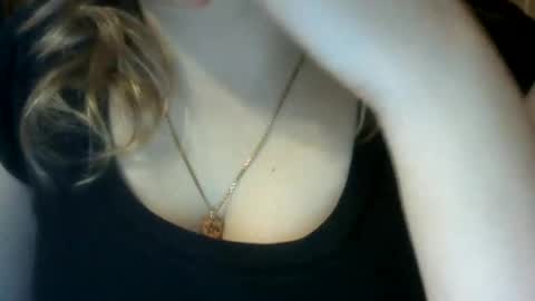 Snapshot of riveramaureen chatting on 02.18.25 RiveraMaureen online show from 02.18.25