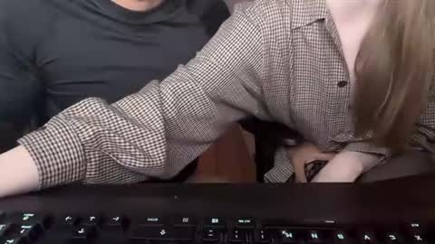 Snapshot of rmariarob chatting on 04.08.26 couplesexhot online show from 04.08.26