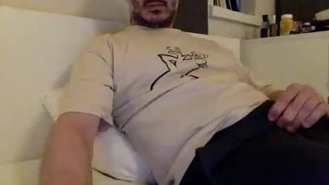 Snapshot of roadbikerider chatting on 02.09.25 20cm online show from 02.09.25