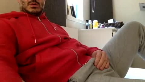 Snapshot of roadbikerider chatting on 02.11.25 20cm online show from 02.11.25