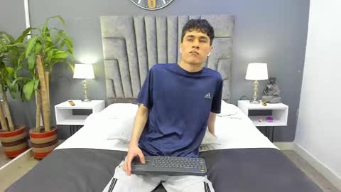 Roan Birkin online show from 02.02.25