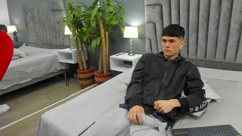 Roan Birkin online show from 02.09.25