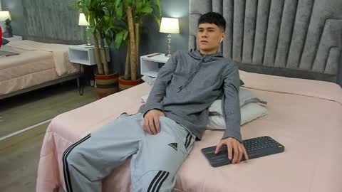 Roan Birkin online show from 02.11.25